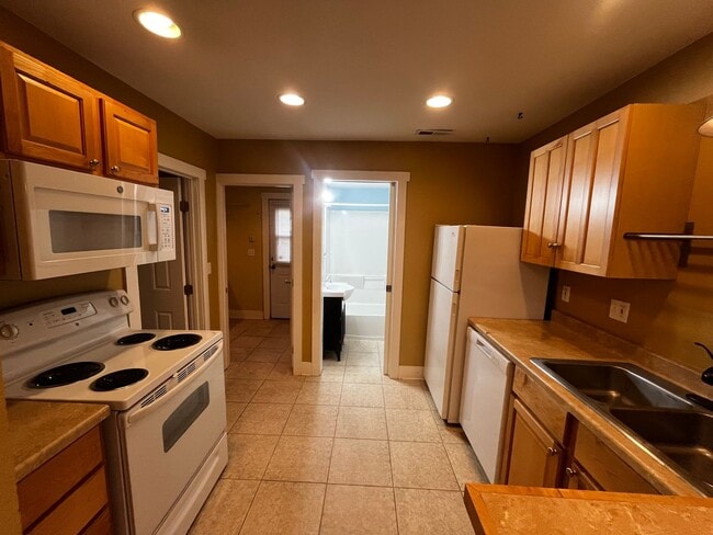 Building Photo - Downtown Bremerton Charmer