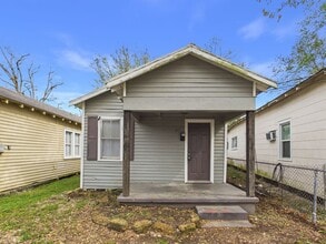 Building Photo - COMING SOON! 1 Bed, 1 Bath Cottage Near UL!