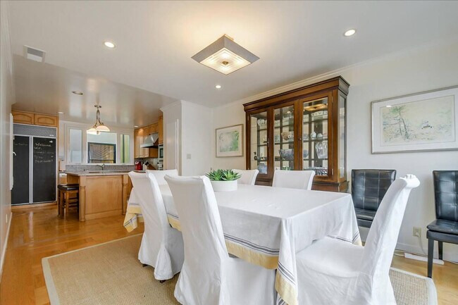 Building Photo - 1021 Greenwich St