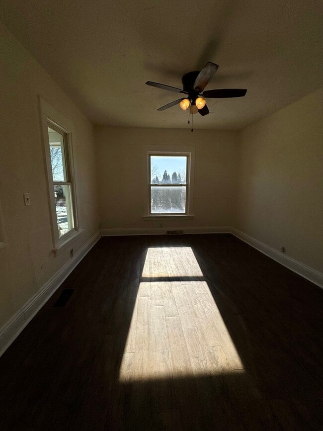 Building Photo - 906 Charlotte St