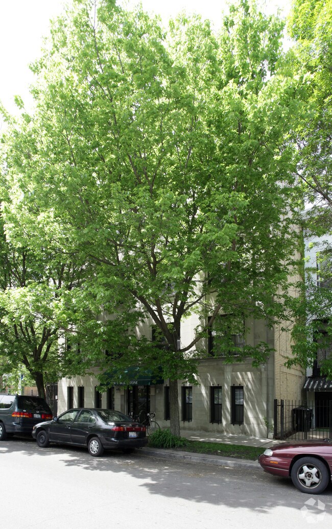 Building Photo - Ivy Dickens