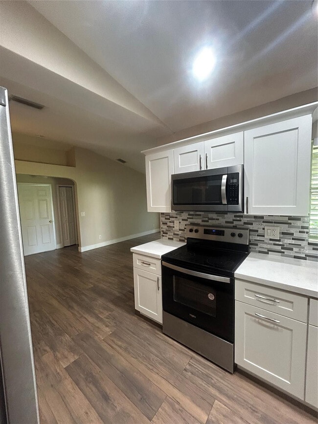 Building Photo - 214 Eldron Blvd NE