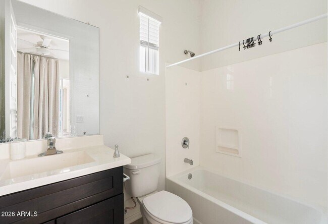 Building Photo - 221 E Balsam Dr