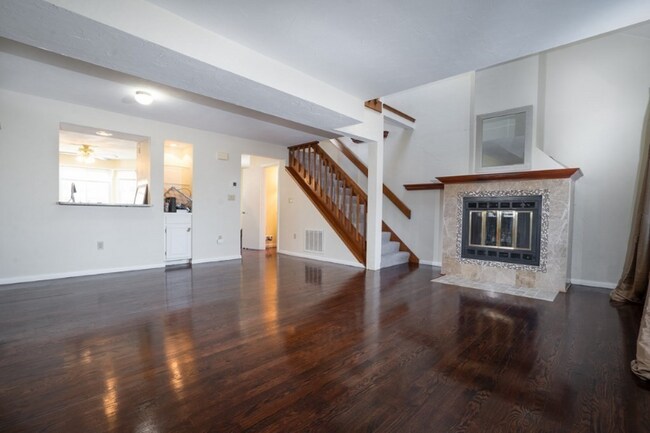 Building Photo - 117 Tall Oaks Dr