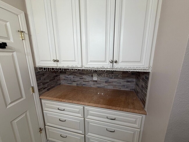 Building Photo - 237 Novara Dr