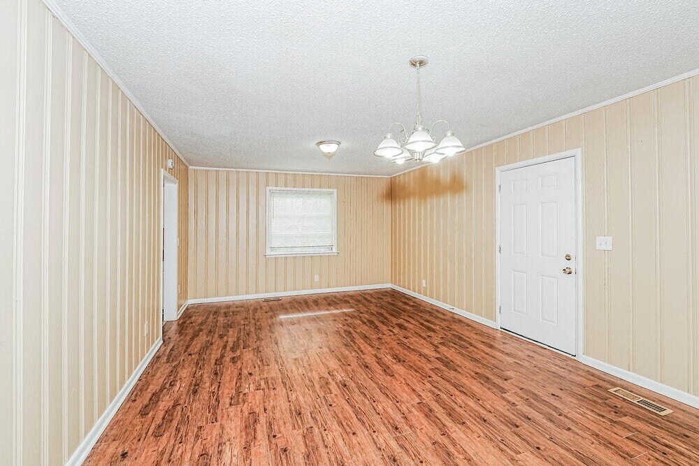 Building Photo - 158 24th St