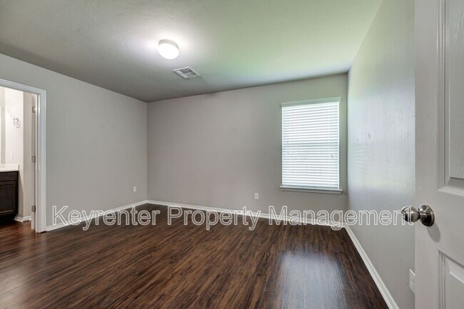 Building Photo - 3533 SE 94th St