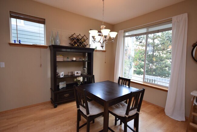 Building Photo - 10890 Southwest Washington Street