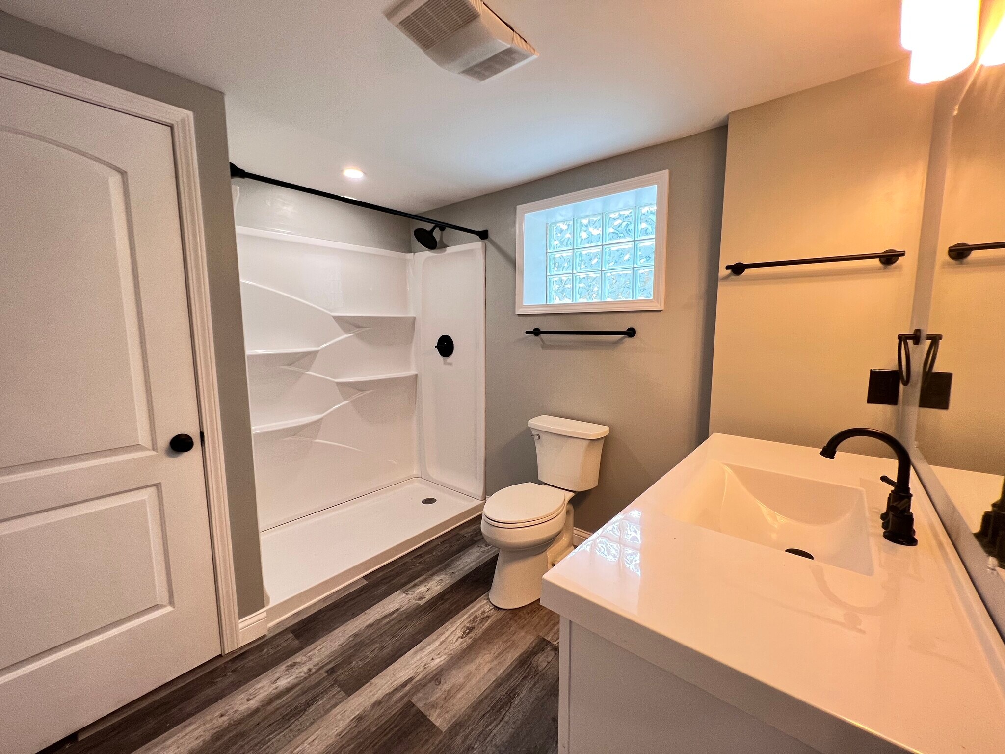 Building Photo - 9499 Maple Knoll Dr