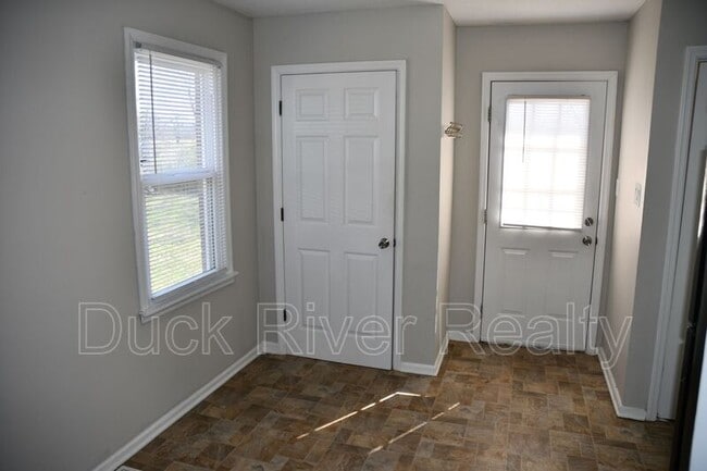 Building Photo - 213 Hunter Dr