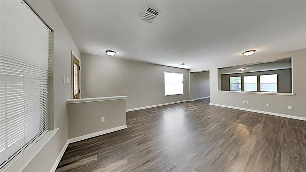 Building Photo - 15406 Lynford Crest Dr