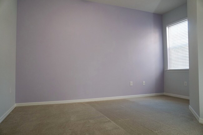 Building Photo - Stonehaven Condo