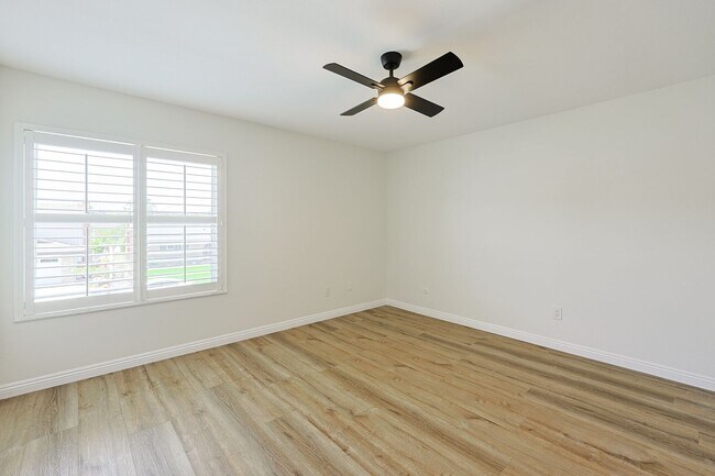 Building Photo - 4 Bed | 2.5 Bath Single-Family Home at the Base of Cowles Mountain