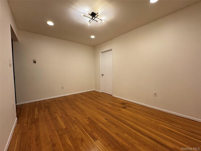 Building Photo - 100 Dowd St