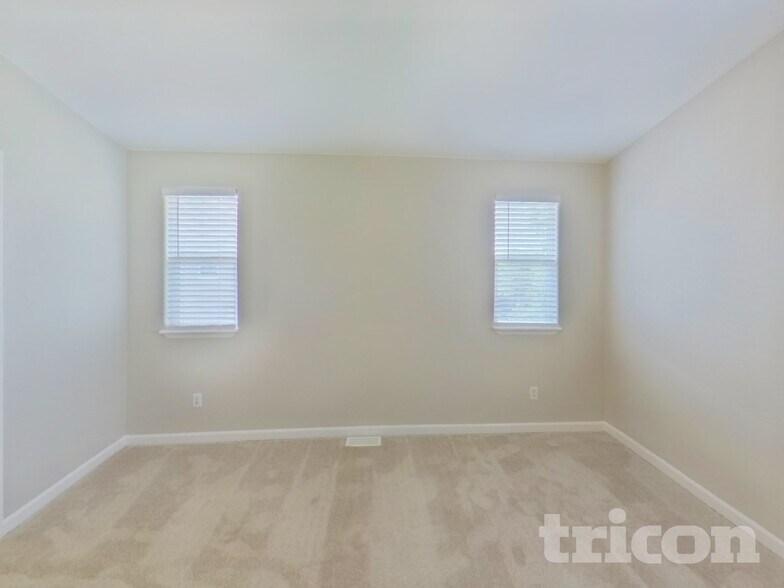 Building Photo - 4475 Parfet St