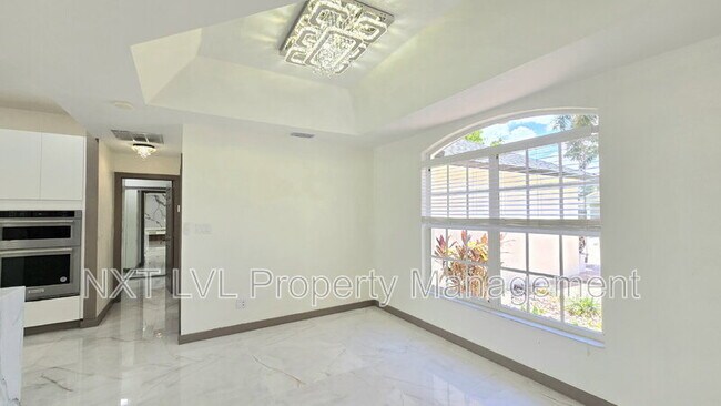 Building Photo - 511 SE 25th Terrace