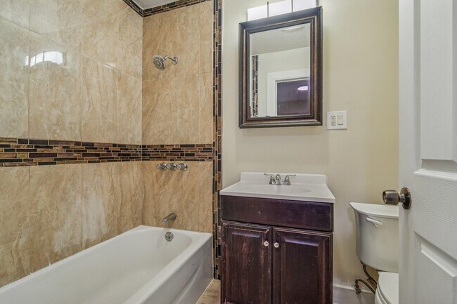 Building Photo - 101 1/2 Ocean Ave