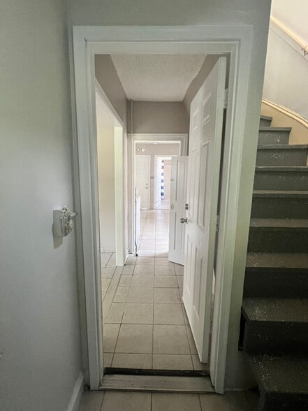 Building Photo - 367 Zion St