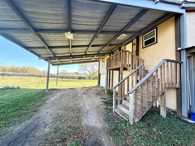 Building Photo - 9015 Puritan Way