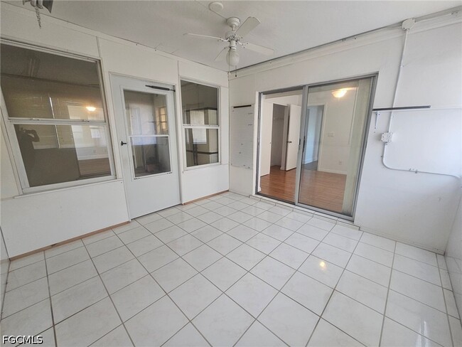 Building Photo - 5989 Hillyer Ct