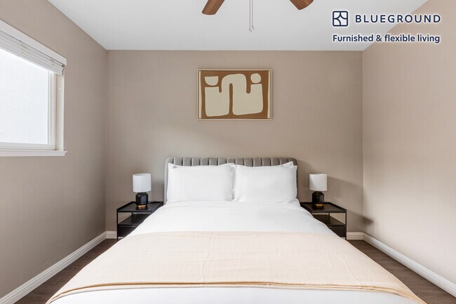 Building Photo - 710 Laurel Ave