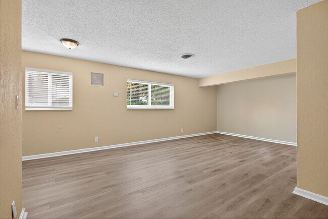 Building Photo - 3211 NE 7th Ave