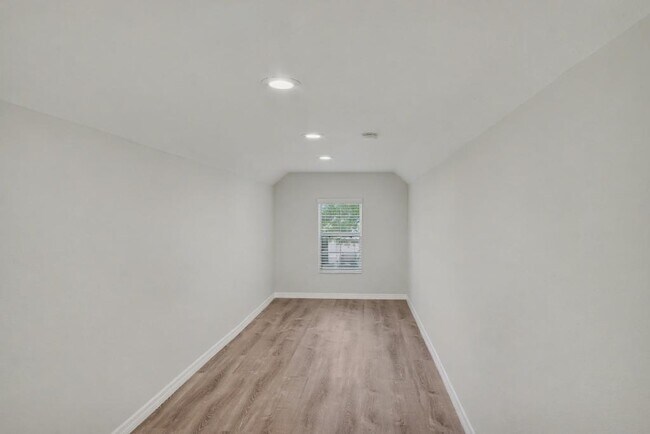 Building Photo - 6976 Lucca St