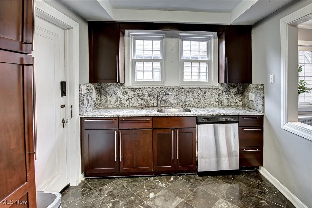 Kitchen - 17800 Winslow Rd