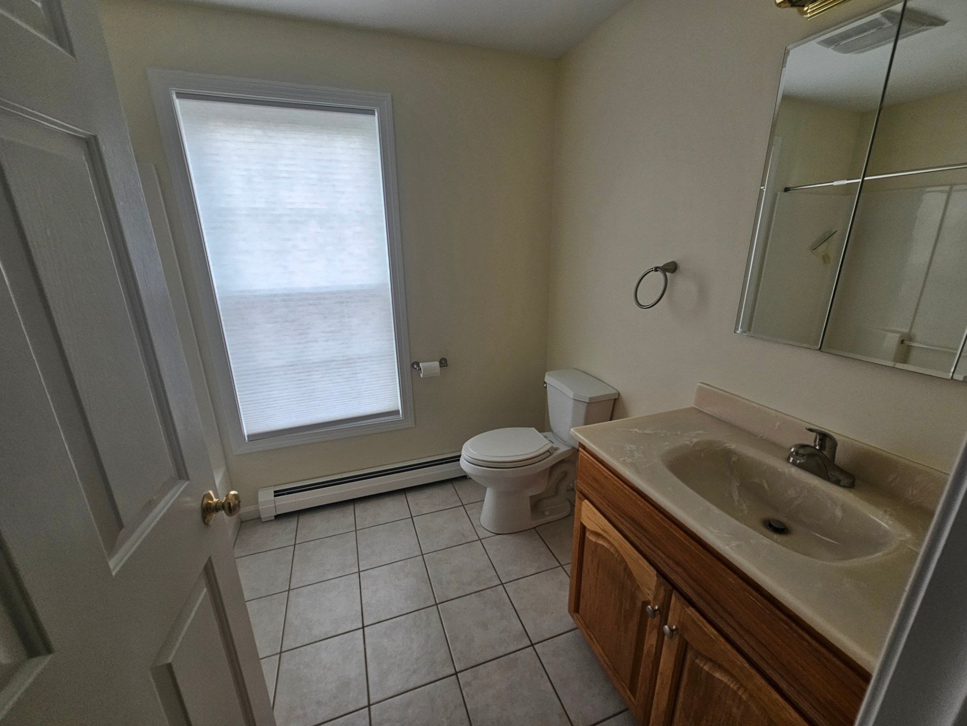 Bathroom - 585 High St