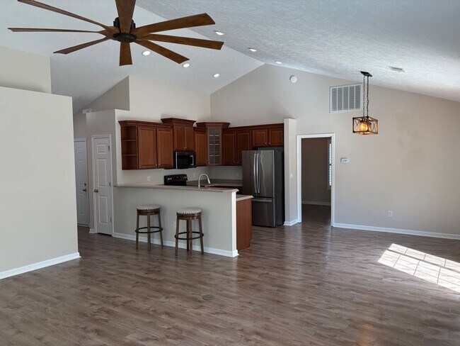 Building Photo - 3154 Shorecrest Bay Dr