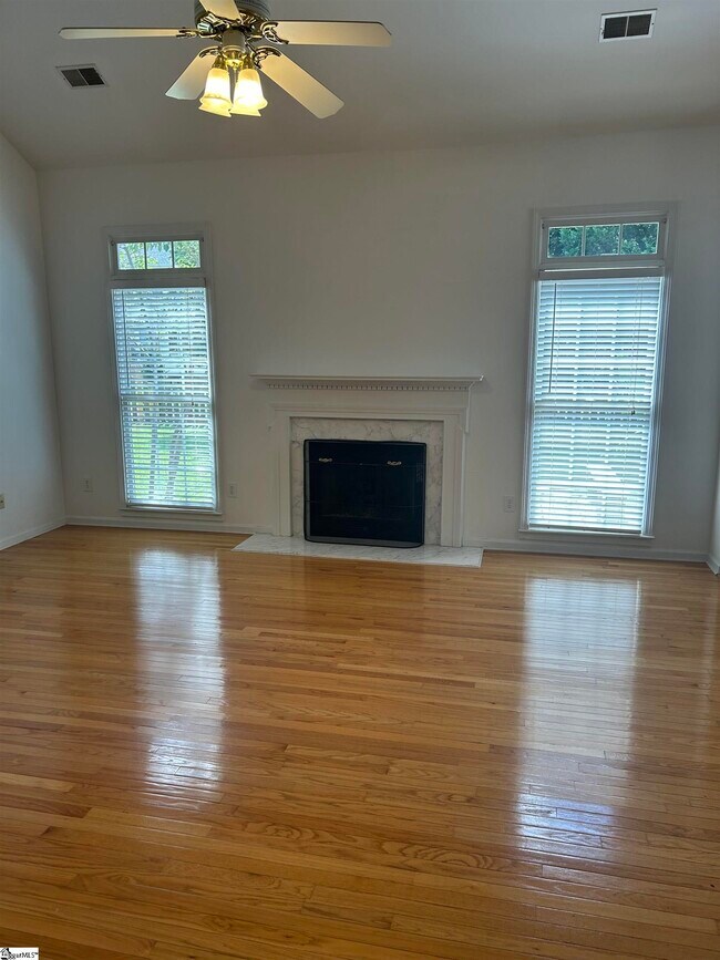 Building Photo - 5 Riverton Ct