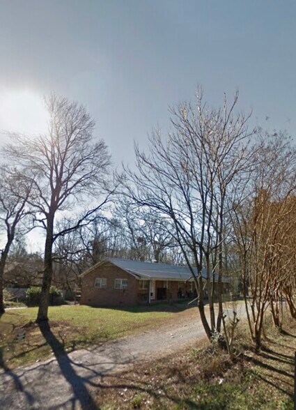 Lovely Country Living In the Village of Tobaccoville. - 6051 Tobaccoville Rd