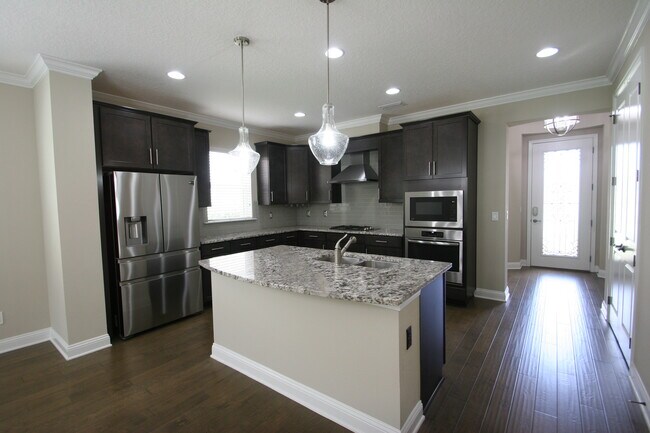 Building Photo - 60 Pienza Ave