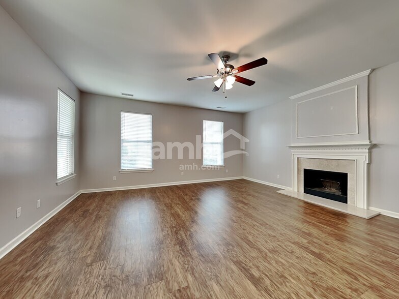 Building Photo - 52 Godley Park Way