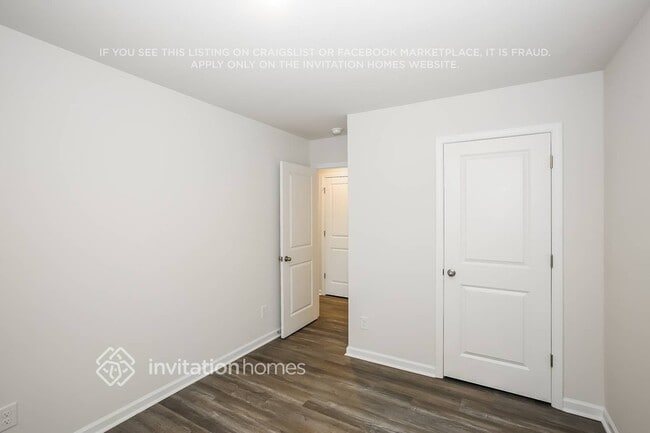 Building Photo - 11853 Brier Vlg Ln