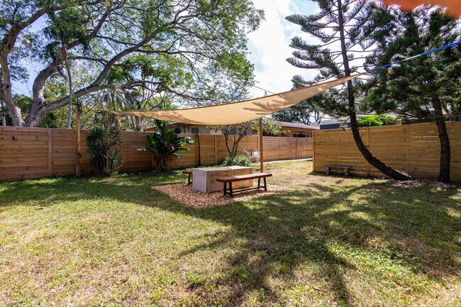 Building Photo - 927 N 17th Ave