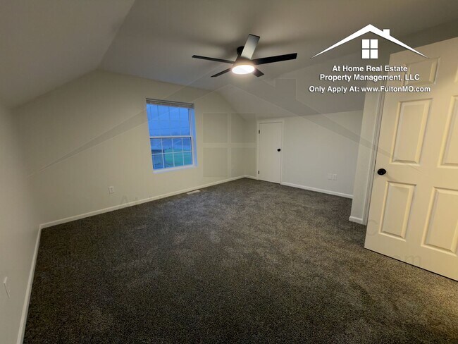 Building Photo - 1011-1013 Greystone Court