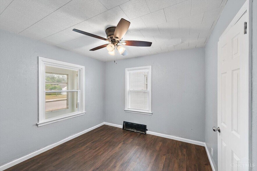 Building Photo - 740 Allen Ave