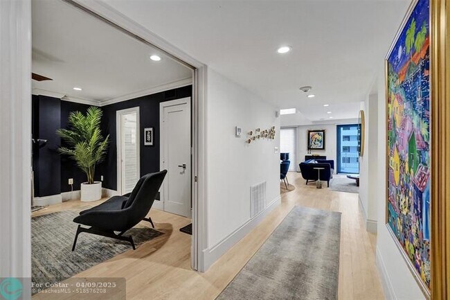 Building Photo - 3100 NE 48th St