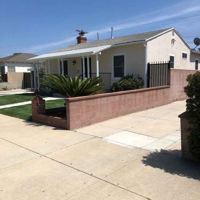 Building Photo - 11728 Tennessee Ave