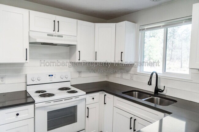 Building Photo - 3917 S Johnson St