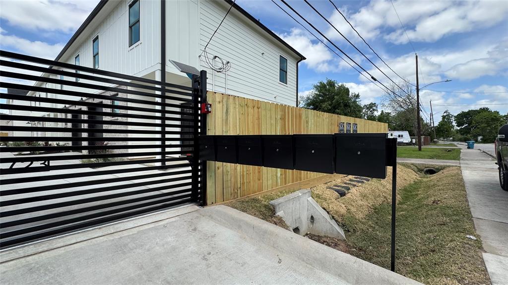 Building Photo - 4721 Mallow St