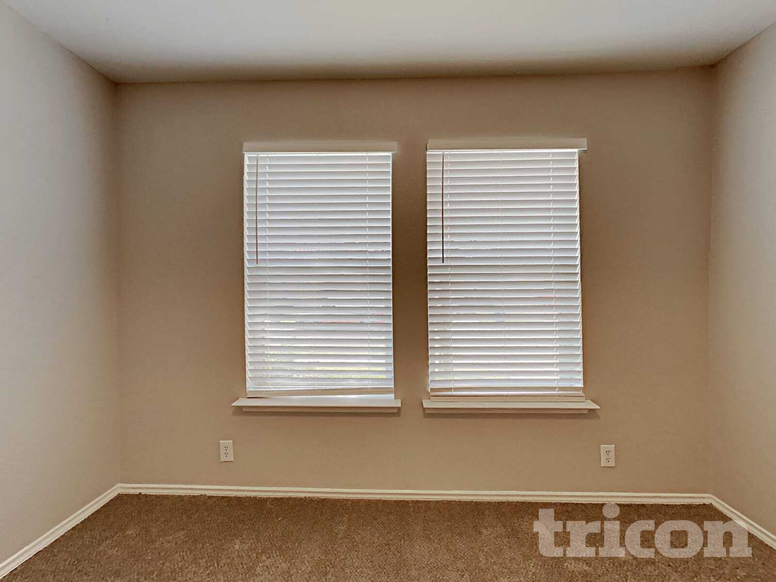 Building Photo - 2007 Mission Cove