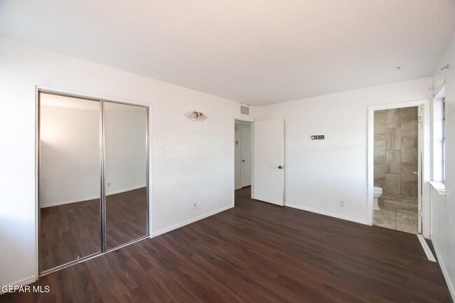 Building Photo - 5409 Edmonton Ave