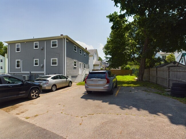Building Photo - 3 Sagamore Ave
