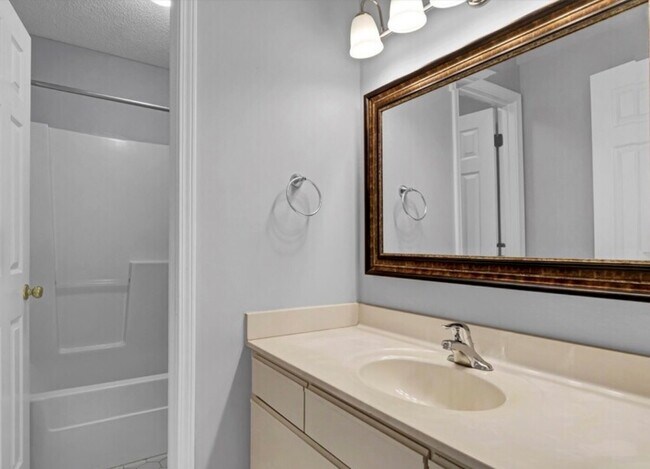 Building Photo - 3023 Remington Dr