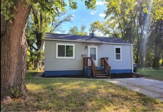 Building Photo - 3355 N 40th Ave