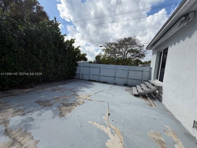 Building Photo - 311 SW 44th Ave