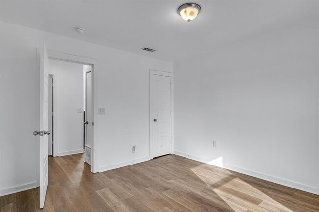 Building Photo - 6211 Manor Rd