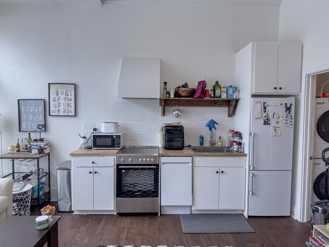 Building Photo - 1832-34 Callowhill St